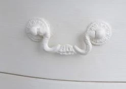 Chevet 2 Tiroirs Antique Apolline 9 Chevet 2 Tiroirs Antique Apolline -Meubles De Maison Magasin 292 1 Chevet 1 Tiroir Antique Apolline Amadeus Cades Design Deco Campagne Chic 2