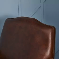 Fauteuil Moustache Cuir Marron Vieilli -Meubles De Maison Magasin 598 1 Fauteuil Moustache Cuir Marron Vieilli Signature Mobilier Deco Campagne Chic 6