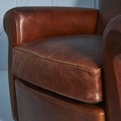 Fauteuil Moustache Cuir Marron Vieilli -Meubles De Maison Magasin 607 1 Fauteuil Moustache Cuir Marron Vieilli Signature Mobilier Deco Campagne Chic 4