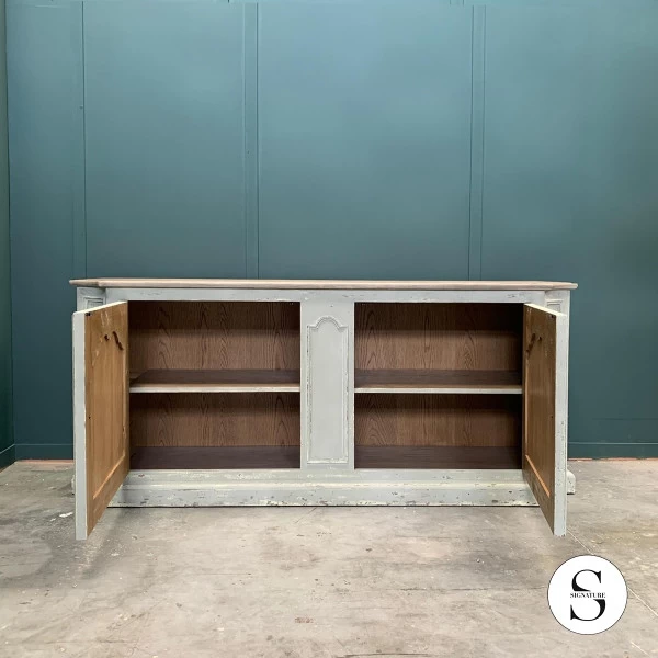 Buffet Bas 2 Portes Joséphine Gris Vieilli Plateau Chêne 5 Buffet Bas 2 Portes Joséphine Gris Vieilli Plateau Chêne – Image 3